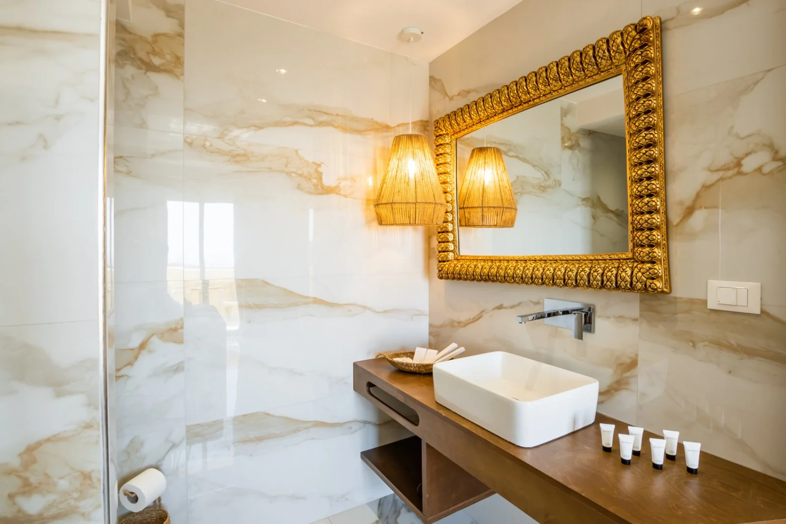 MIKE'S LUXURY APARTMENT – Lakki