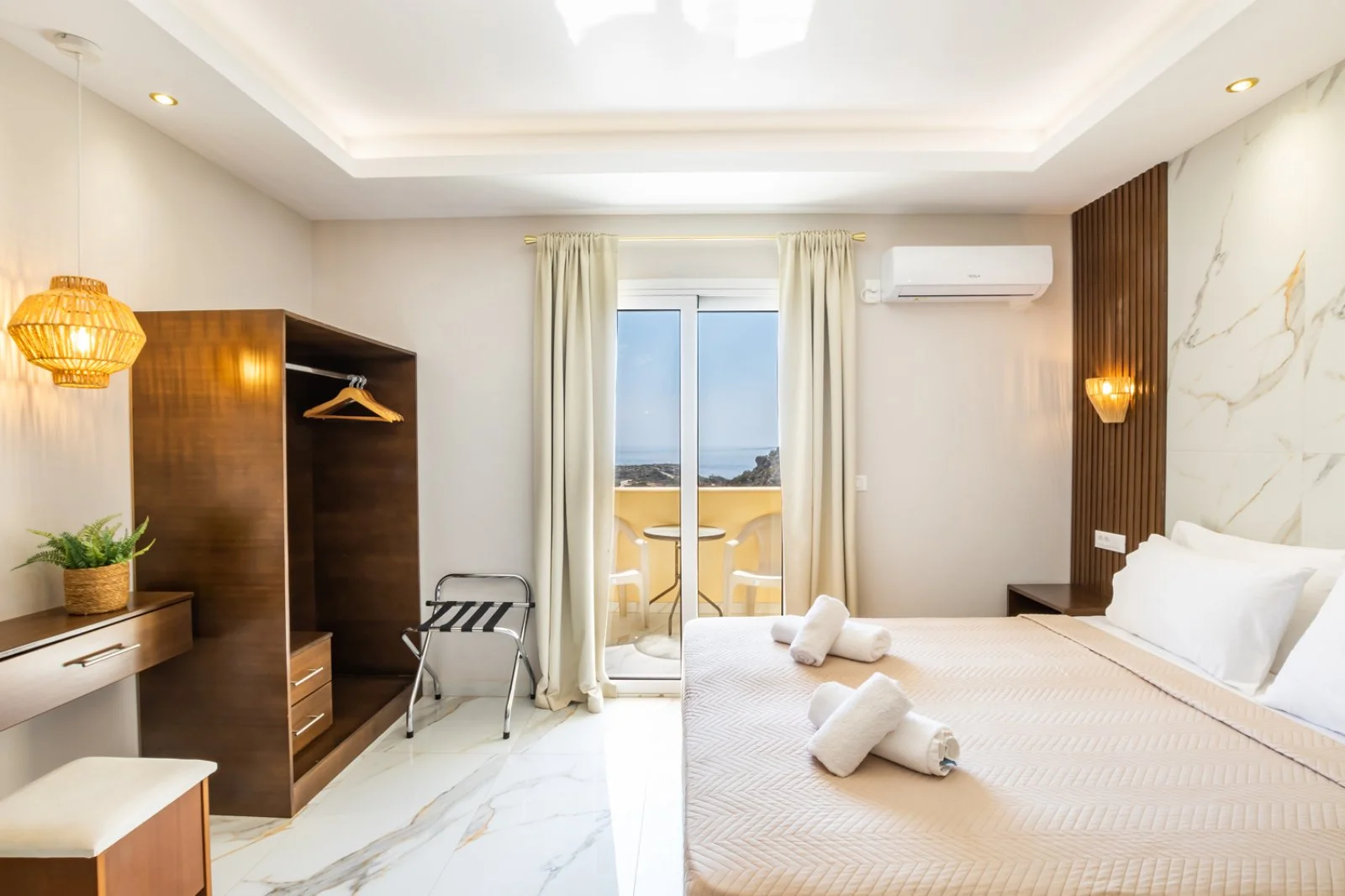 MIKE'S LUXURY APARTMENT – Lakki