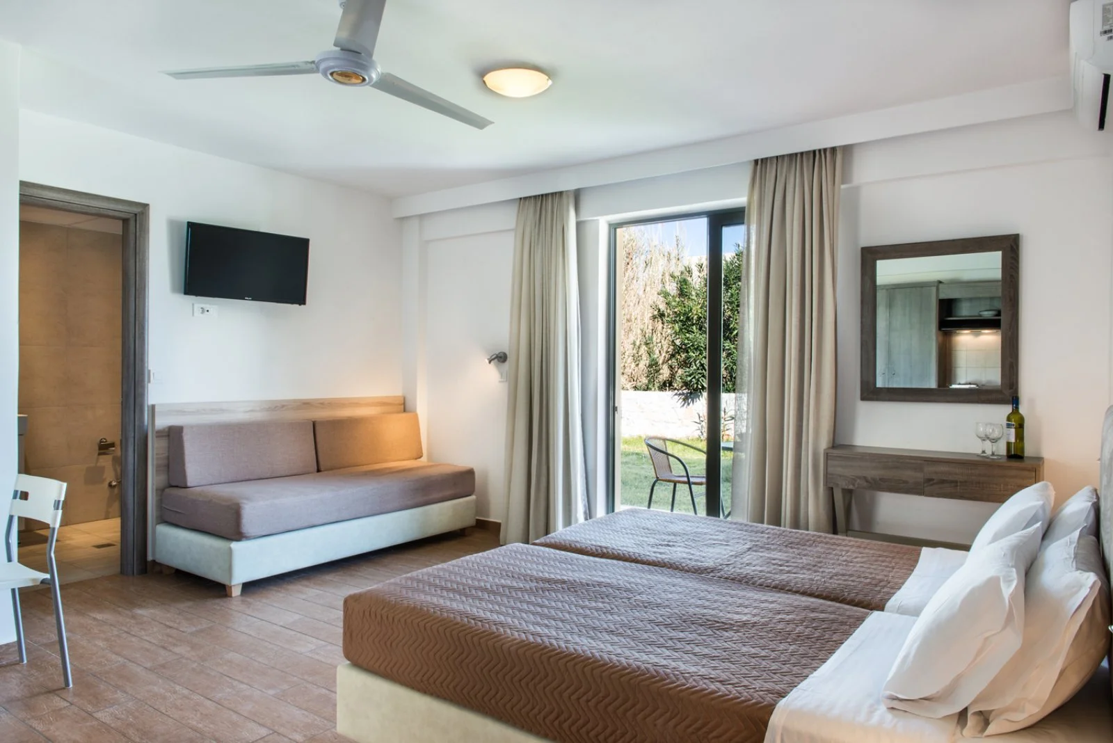 HOTEL GERONA MARE – Gerani