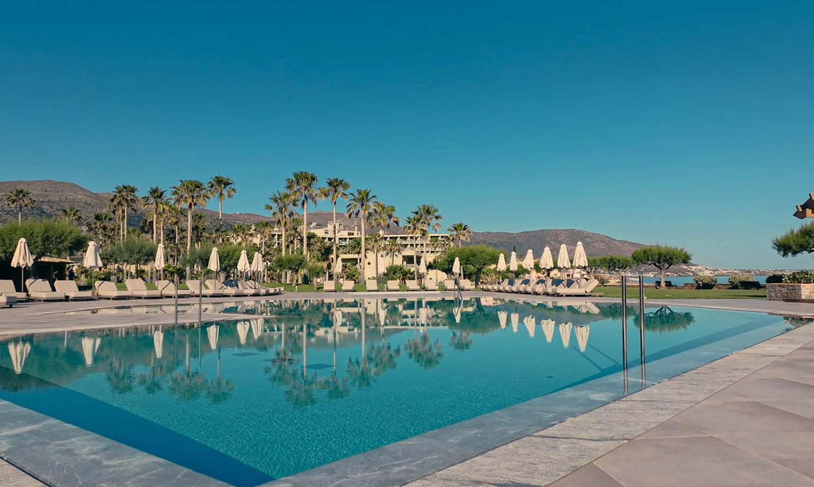 BRAVO SIRENS BEACH & VILLAGE – Malia