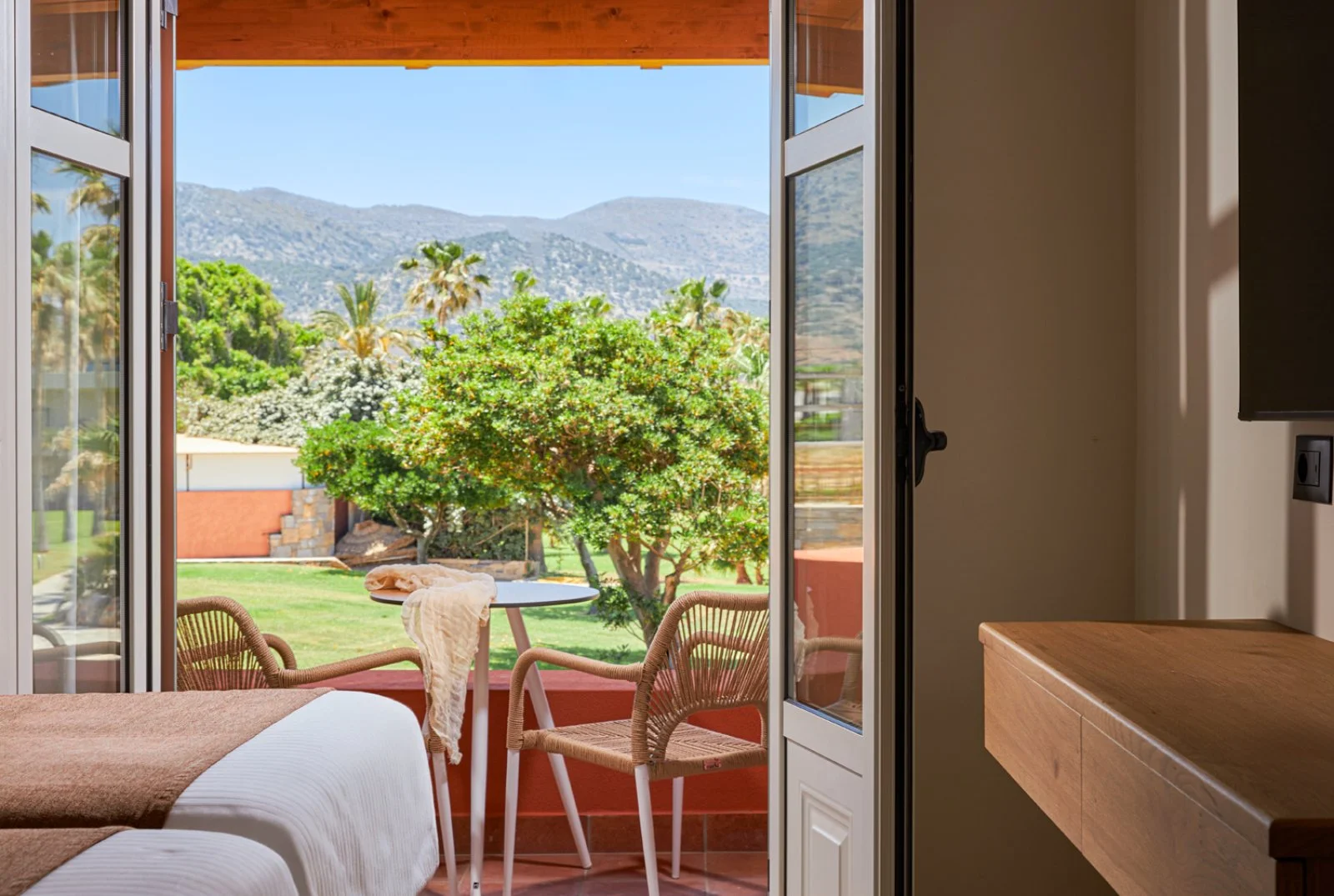 BRAVO SIRENS BEACH & VILLAGE – Malia