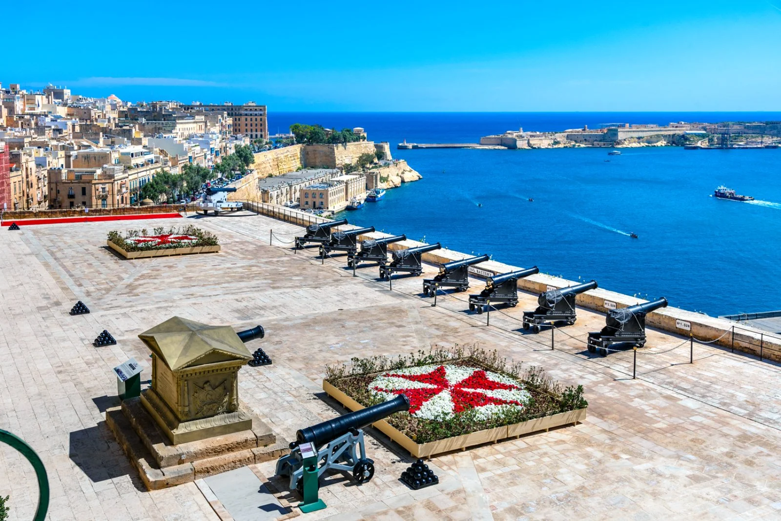 Saluting Battery a La Valletta