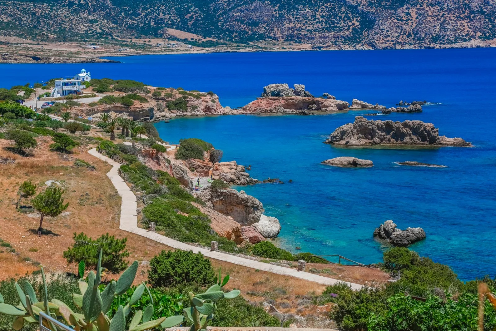 La costa verso le spiagge di Votsalakia e Amoopi