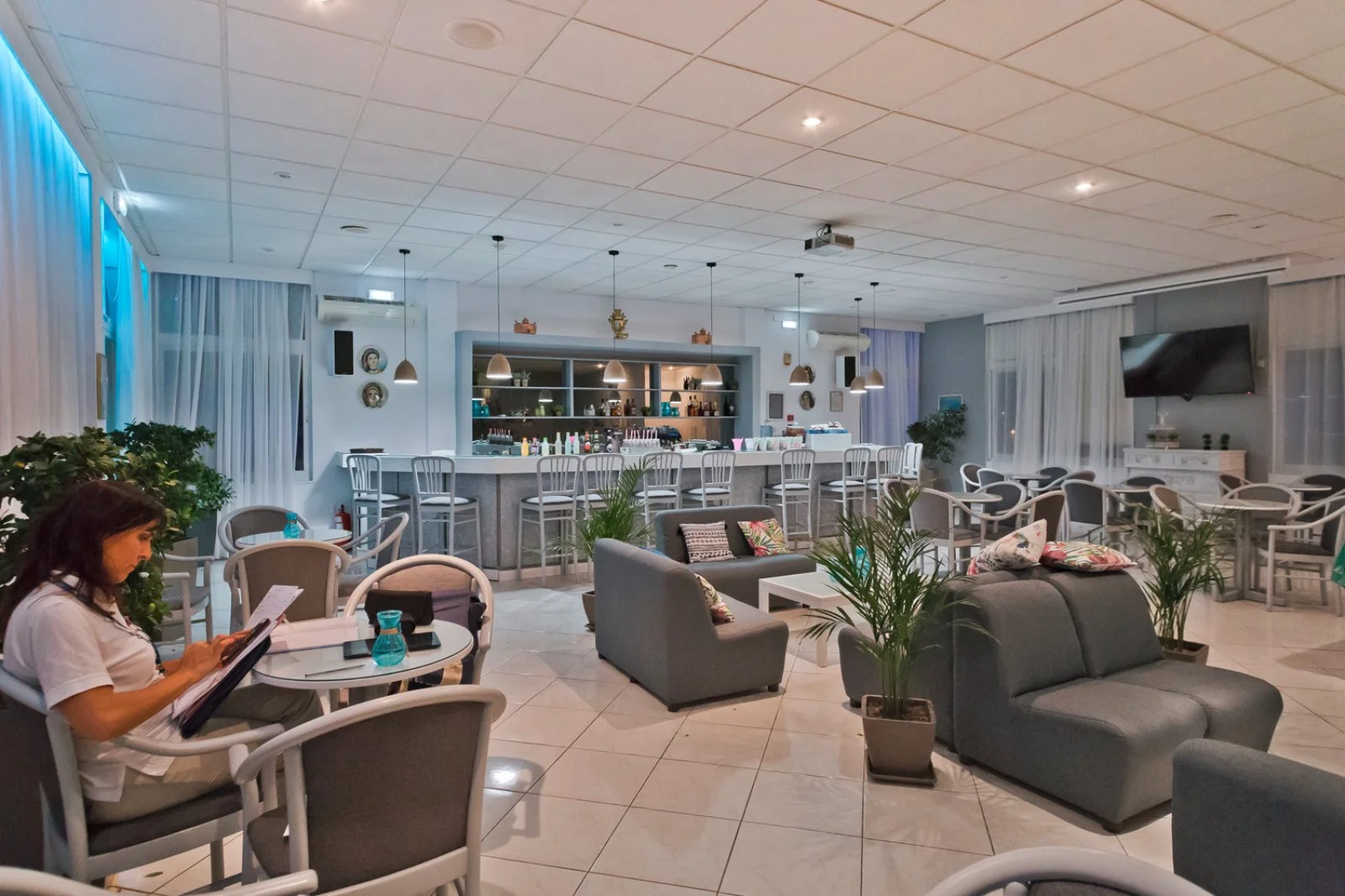 Lobby bar