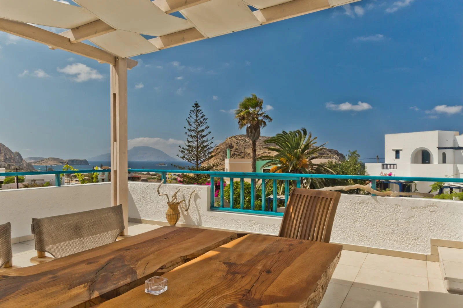 POPI STUDIOS – Lefkos