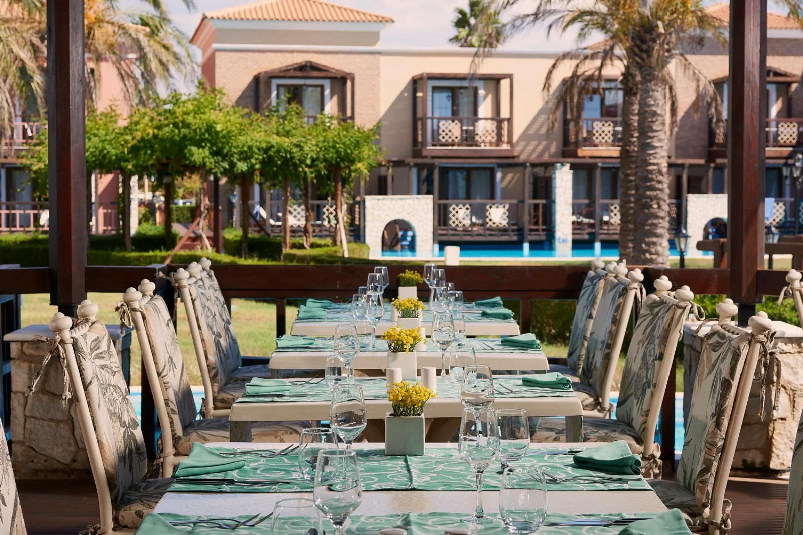 BRAVO ALDEMAR OLYMPIAN VILLAGE – Patronikoleika
