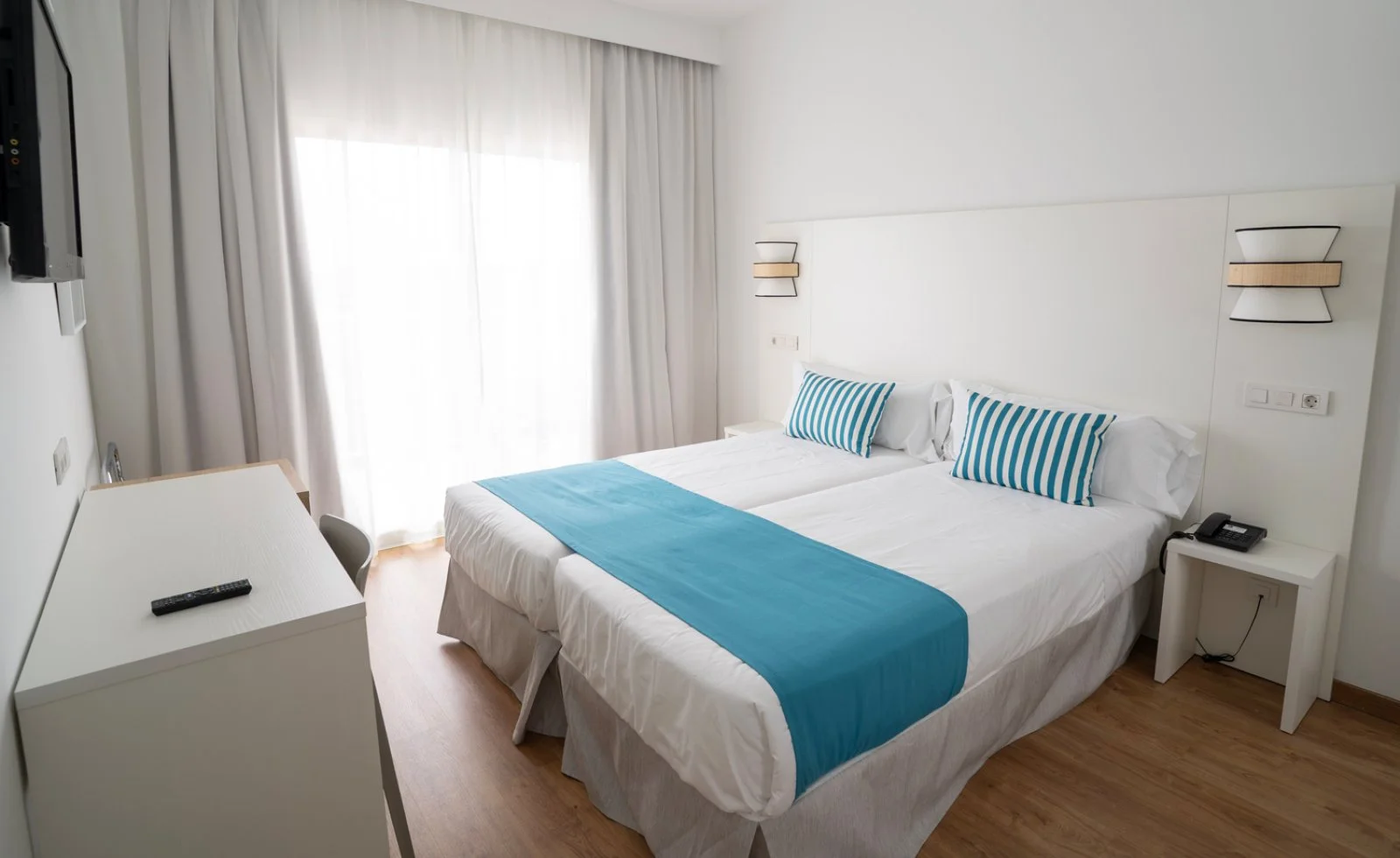BLUESEA PLAYA AZUL HOTEL – Cala en porter