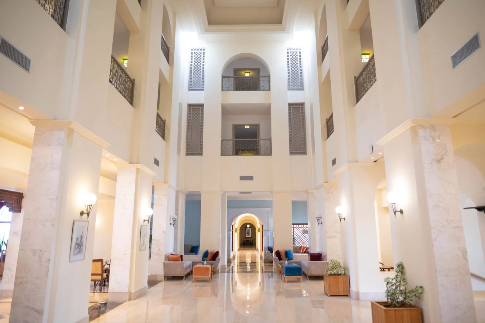 YATI BEACH RESORT – Medenina